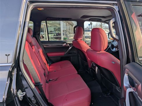 Used 2023 Lexus GX 460 Premium w/ Premium Package image 12
