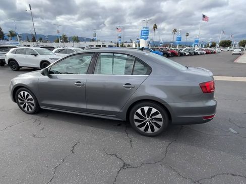 Used 2013 Volkswagen Jetta SEL Premium image 6