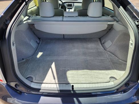 Used 2012 Toyota Prius Three w/ Solar Roof Pkg FWD image 31