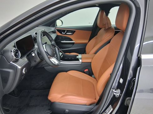 Used 2023 Mercedes-Benz C 300 Sedan image 3