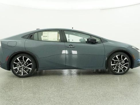 New 2026 Toyota Prius Plug-In Hybrid image 27