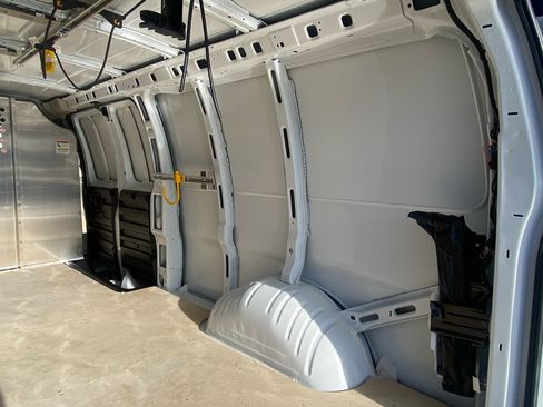 Used 2025 Chevrolet Express 2500 Extended w/ Communications Package image 13