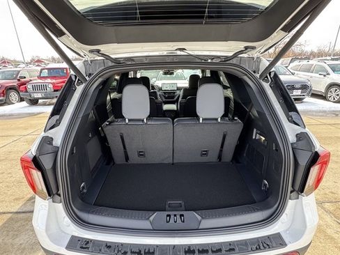 New 2026 Ford Explorer ST-Line w/ ST-Line Street Pack image 25