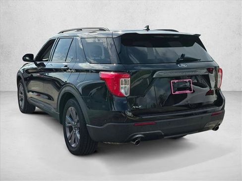 Used 2022 Ford Explorer XLT w/ Equipment Group 202A RWD image 7