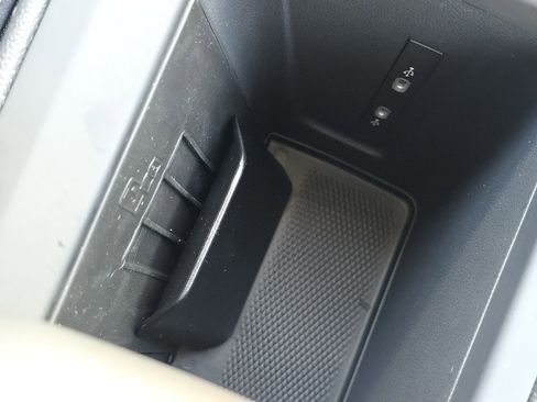 New 2026 Volkswagen Tiguan SE image 25