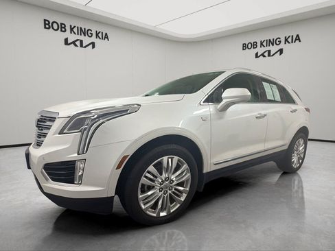 Used 2017 Cadillac XT5 Premium Luxury FWD image 1