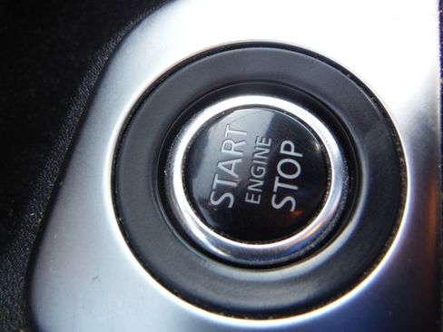 Used 2022 Nissan Sentra SR w/ SR Premium Package FWD image 20