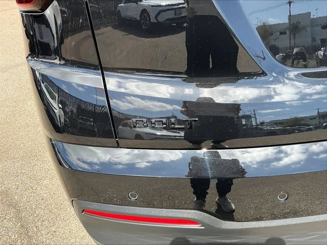 Used 2027 Chevrolet Bolt LT w/ Comfort Package FWD image 11