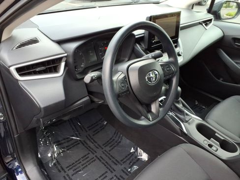 Used 2025 Toyota Corolla LE FWD image 14