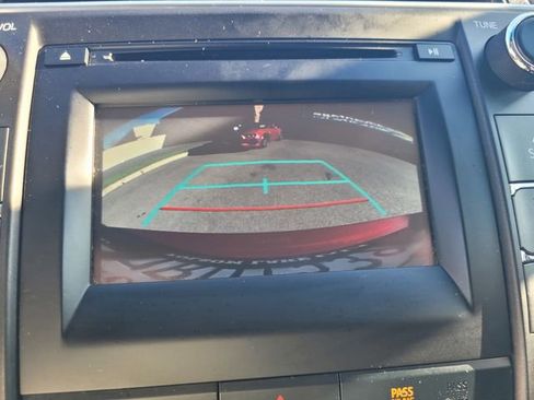 Used 2016 Toyota Camry SE image 20