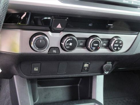 Used 2016 Toyota Tacoma SR5 image 24