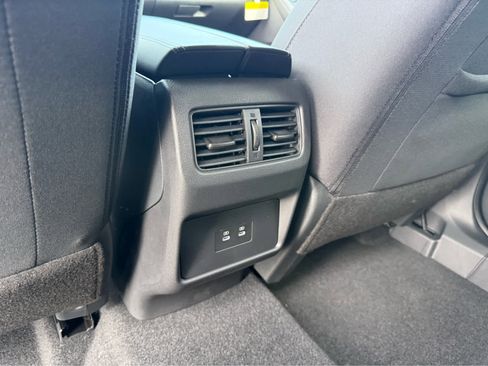 Used 2026 Nissan Rogue SV AWD/4WD image 17