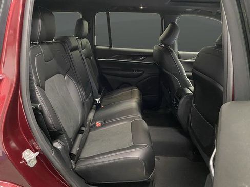 New 2026 Jeep Grand Cherokee Altitude AWD/4WD image 33
