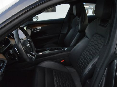 Used 2023 Audi e-tron GT Premium Plus image 13