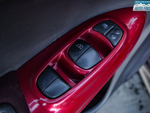 Used 2012 Nissan Juke SL image 11