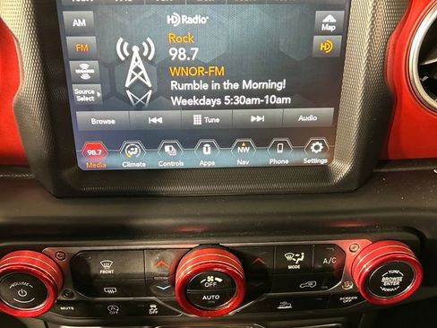 Used 2022 Jeep Gladiator Rubicon image 14