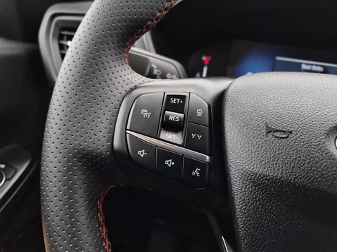 Used 2025 Ford Escape ST-Line w/ Tech Pack #1 image 17