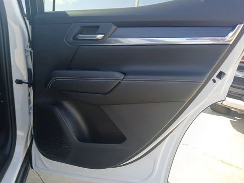 Used 2026 GMC Terrain Elevation w/ Black Edition FWD image 12