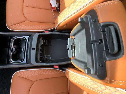 New 2026 Chrysler Pacifica Pinnacle image 27