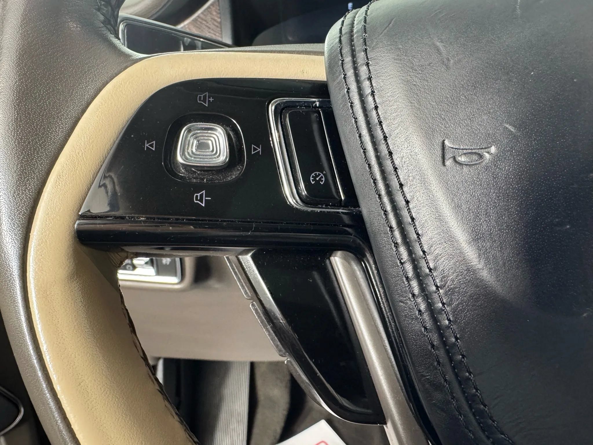 Used 2022 Lincoln Aviator Reserve w/ Elements Package Plus AWD/4WD image 15