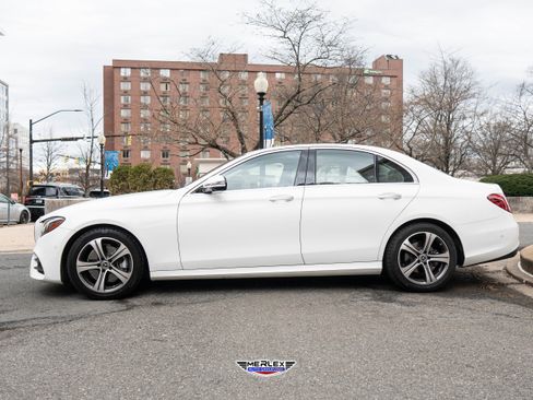 Used 2019 Mercedes-Benz E 300 300 image 4