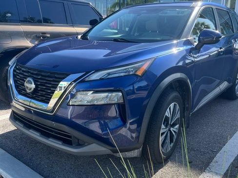 Used 2022 Nissan Rogue SV FWD image 1