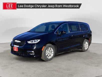 New 2026 Chrysler Pacifica Select