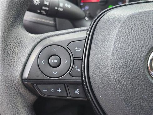 Used 2019 Toyota RAV4 XLE FWD image 11