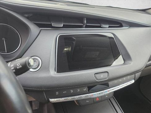 Used 2023 Cadillac XT4 Premium Luxury image 18