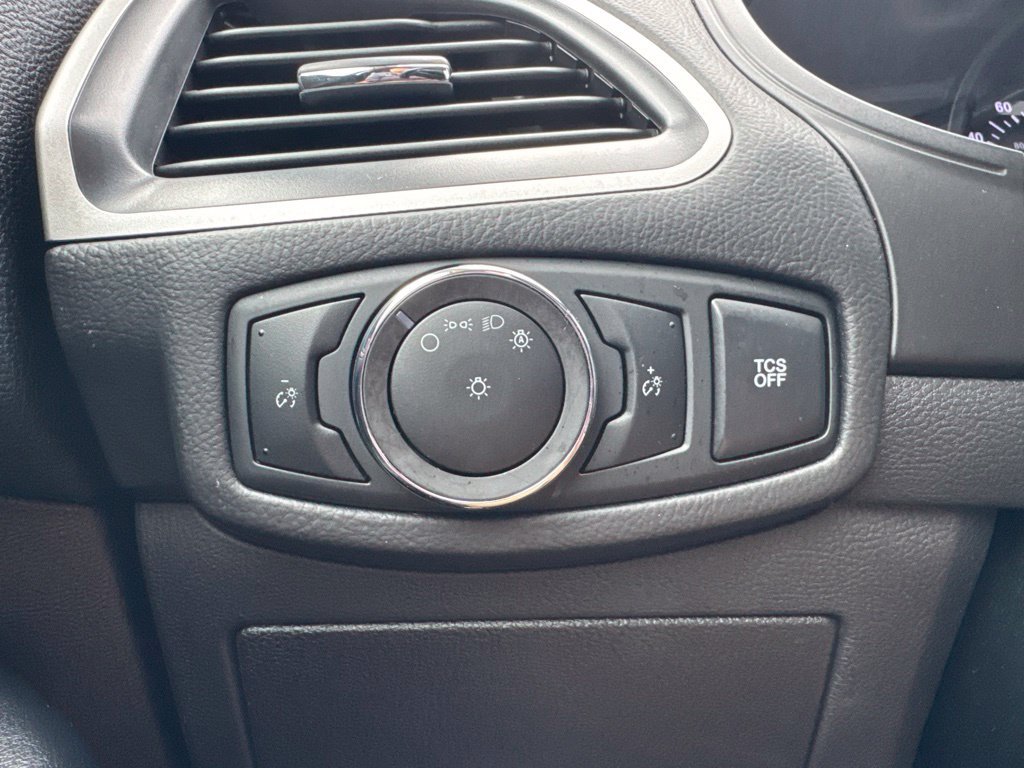 Used 2024 Ford Edge SEL AWD/4WD image 9