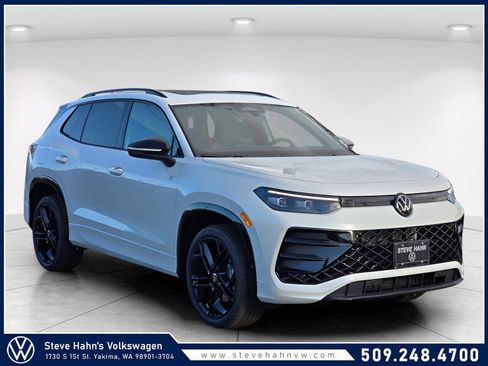 New 2026 Volkswagen Tiguan SE R-Line AWD/4WD image 1