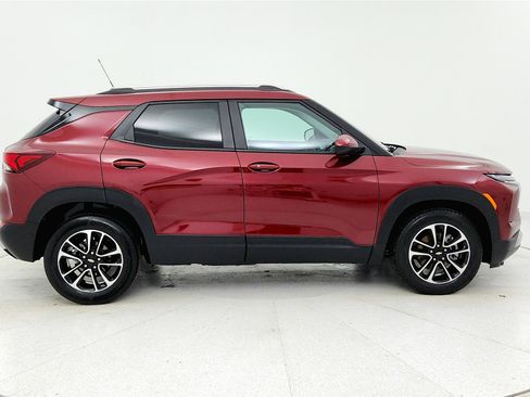 Used 2025 Chevrolet TrailBlazer LT image 5