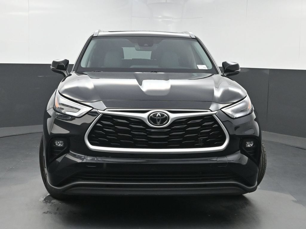 Used 2023 Toyota Highlander XLE FWD image 43