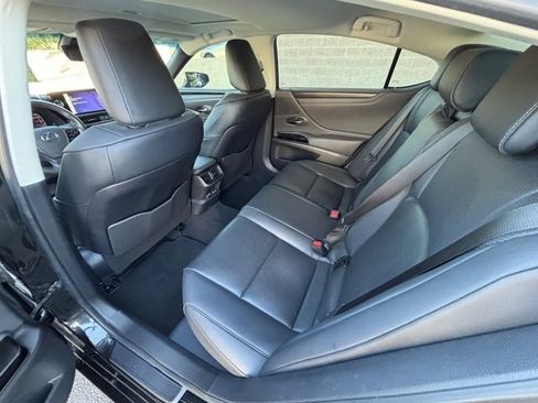 Used 2024 Lexus ES 300h w/ Premium Package FWD image 30