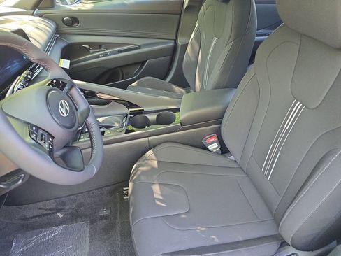 New 2025 Hyundai Elantra SEL image 15