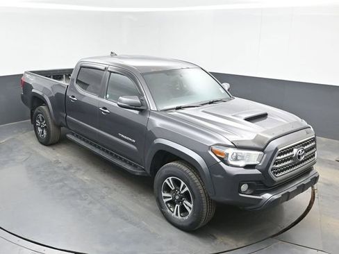 Used 2016 Toyota Tacoma TRD Sport AWD/4WD image 30
