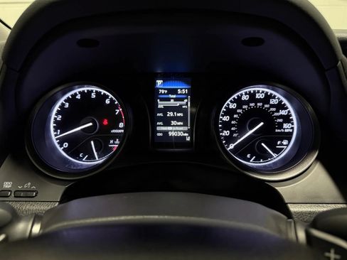 Used 2022 Toyota Camry SE FWD image 29