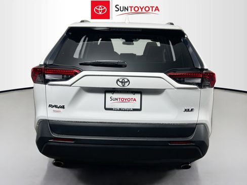 Used 2025 Toyota RAV4 XLE w/ Convenience Package FWD image 5
