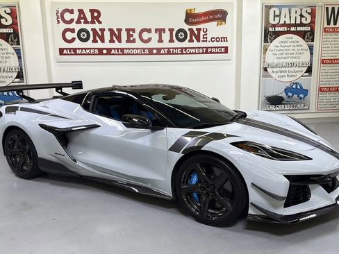Used 2023 Chevrolet Corvette Z06 w/ Stealth Interior Trim Package image 16
