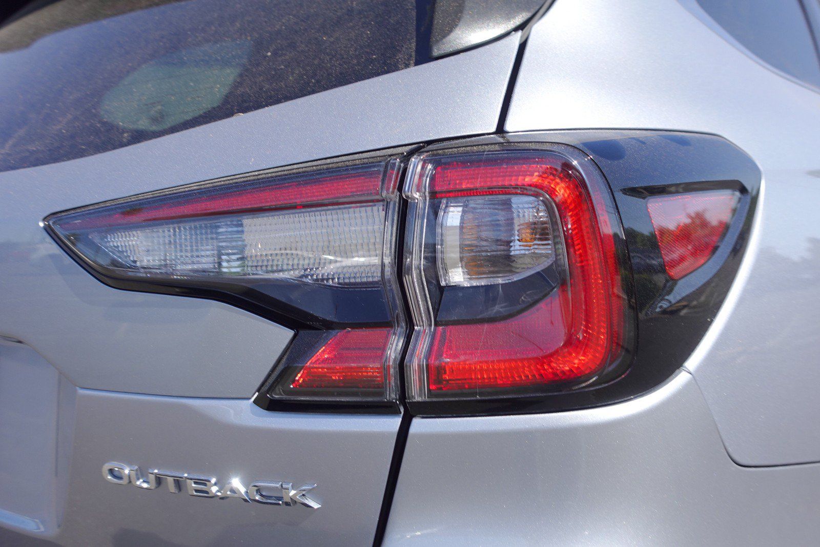 Certified 2025 Subaru Outback Premium AWD/4WD image 5