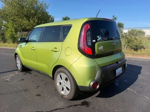 Used 2016 Kia Soul FWD image 8