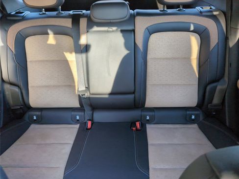 Used 2025 Chevrolet Equinox ACTIV w/ Safety and Technology Package image 26