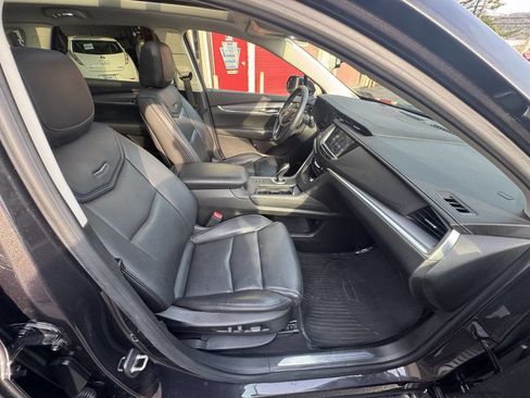 Used 2017 Cadillac XT5 Luxury w/ Driver Awareness Package AWD/4WD image 26
