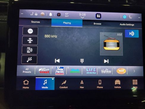 Used 2022 Jeep Grand Cherokee Limited 4xe image 25