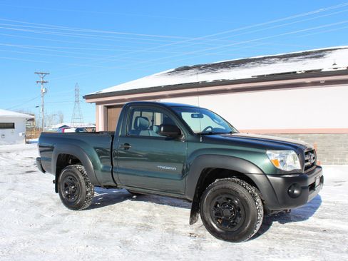 Used 2009 Toyota Tacoma 4x4 Regular Cab image 2