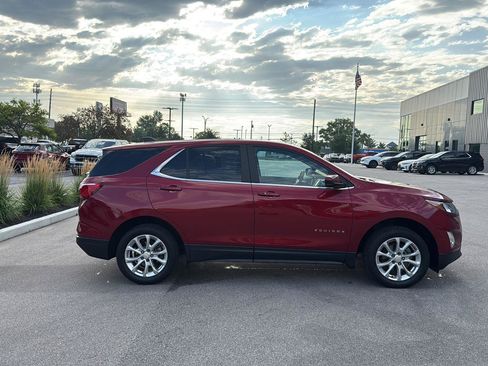 Used 2021 Chevrolet Equinox LT AWD/4WD image 2