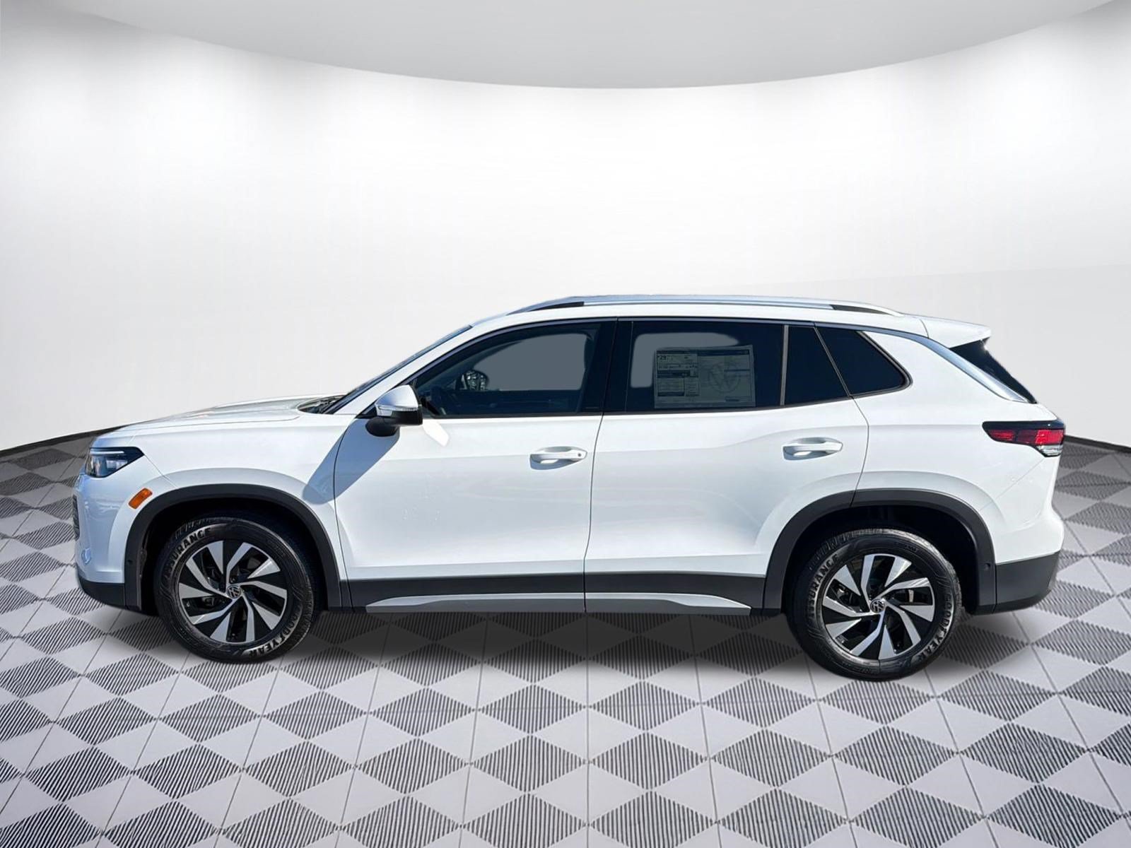 Certified 2026 Volkswagen Tiguan S AWD/4WD image 2