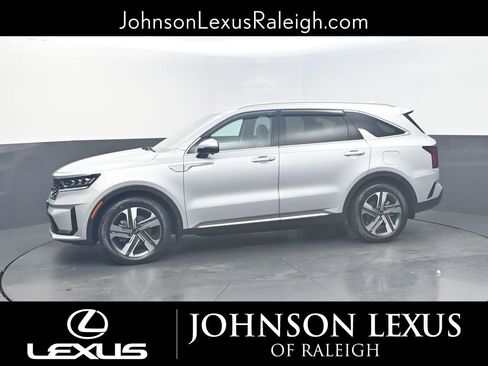 Used 2023 Kia Sorento SX Prestige image 2