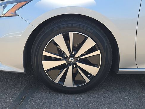 Used 2021 Nissan Altima 2.5 SV FWD image 10