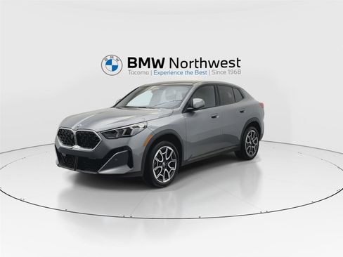 Used 2025 BMW X2 xDrive28i w/ Technology Package image 9
